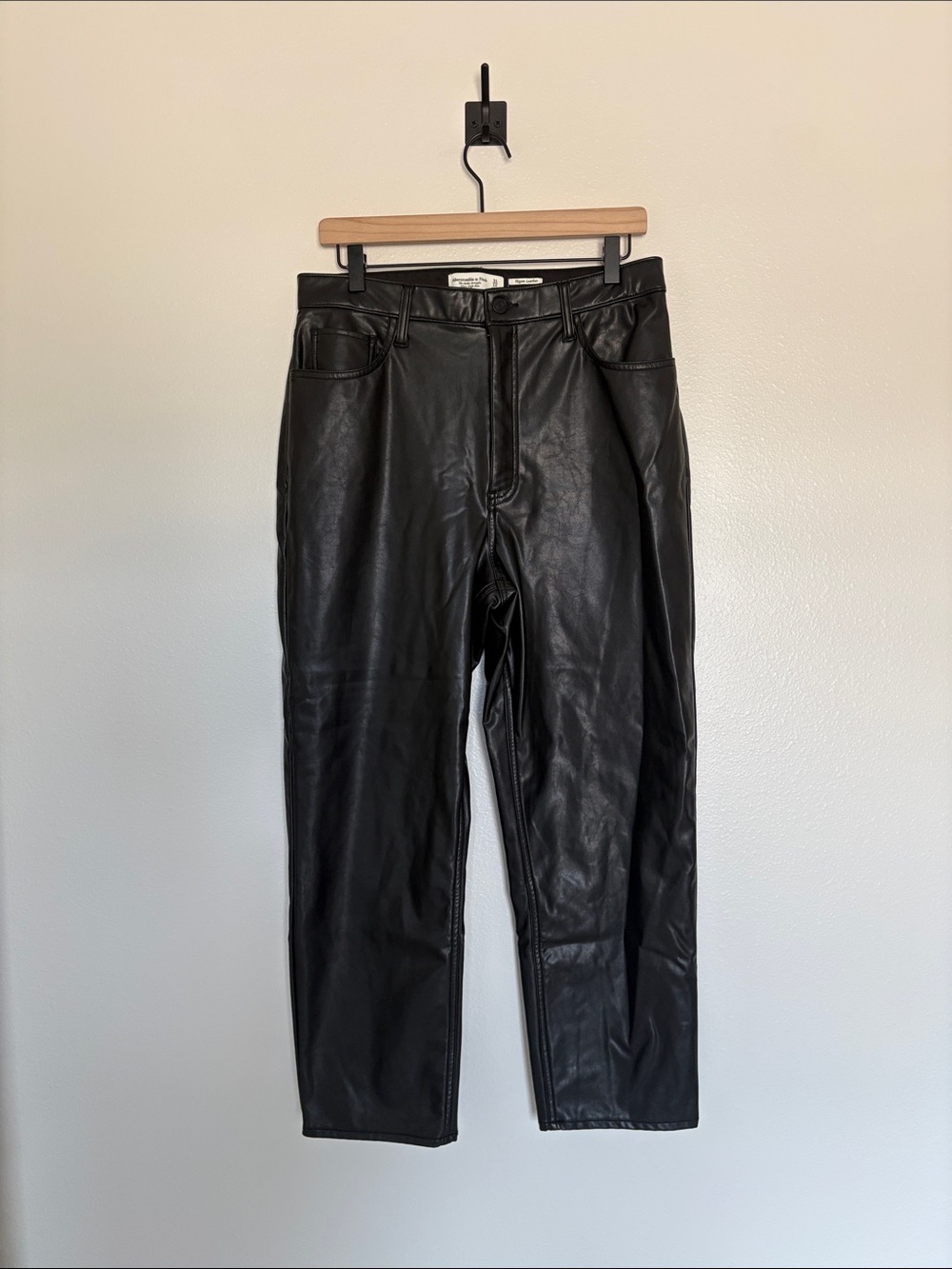 Abercrombie & Fitch The Ankle Straight Ultra High Rise Vegan Leather Pant 31 - Picture 2 of 9